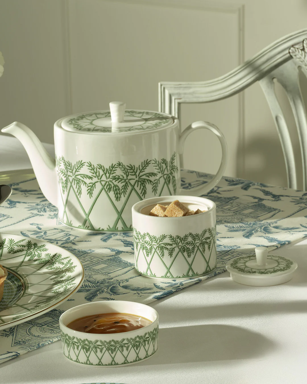 Fine Bone China Covered Pot PALMS - Image 2