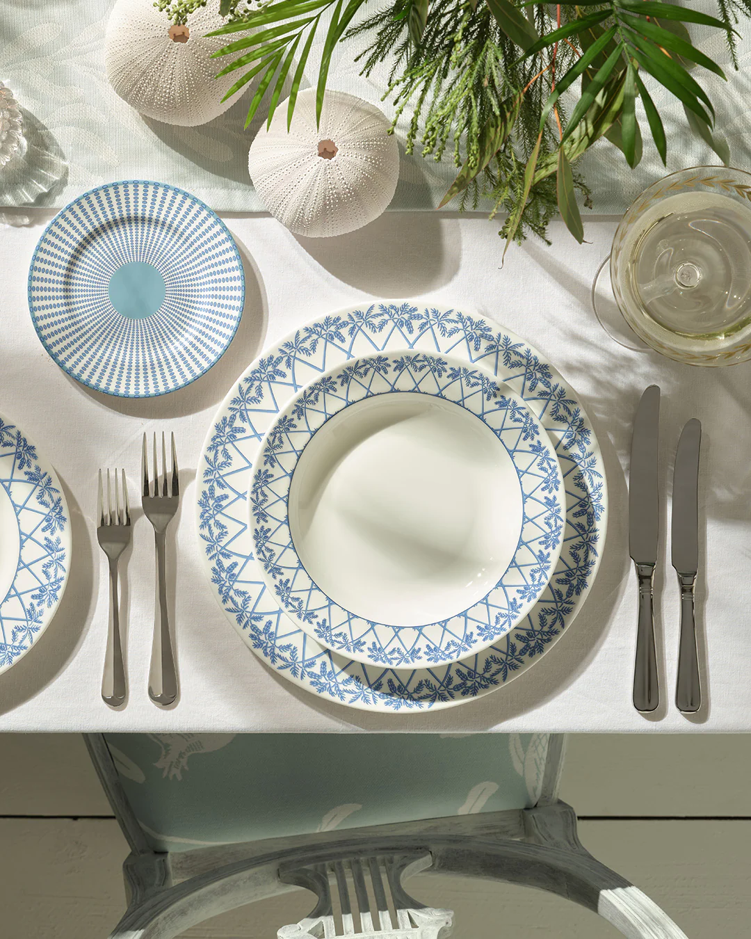 Fine Bone China 4 Rimmed Bowls PALMS - Image 2