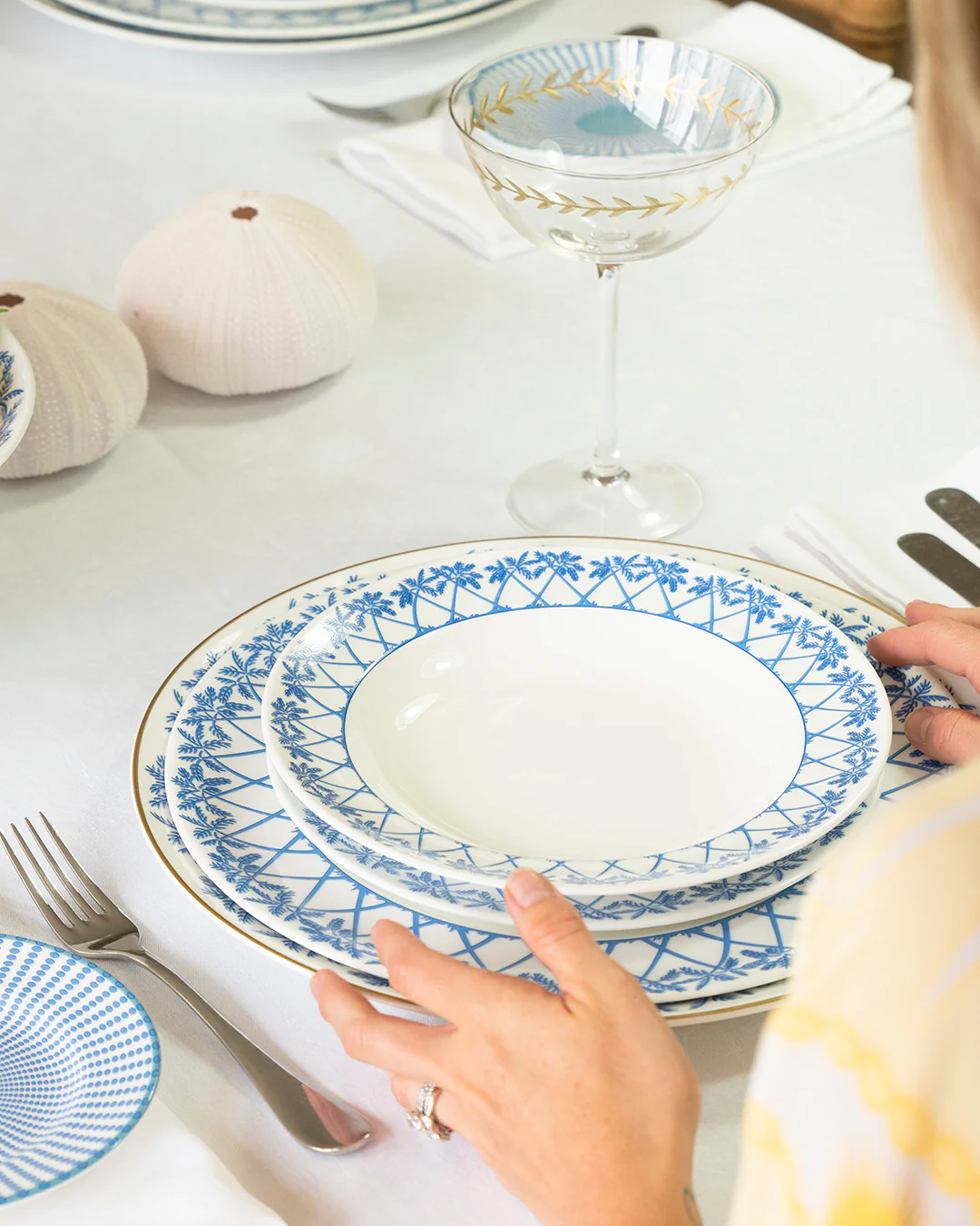 Fine Bone China 4 Rimmed Bowls PALMS - Image 4