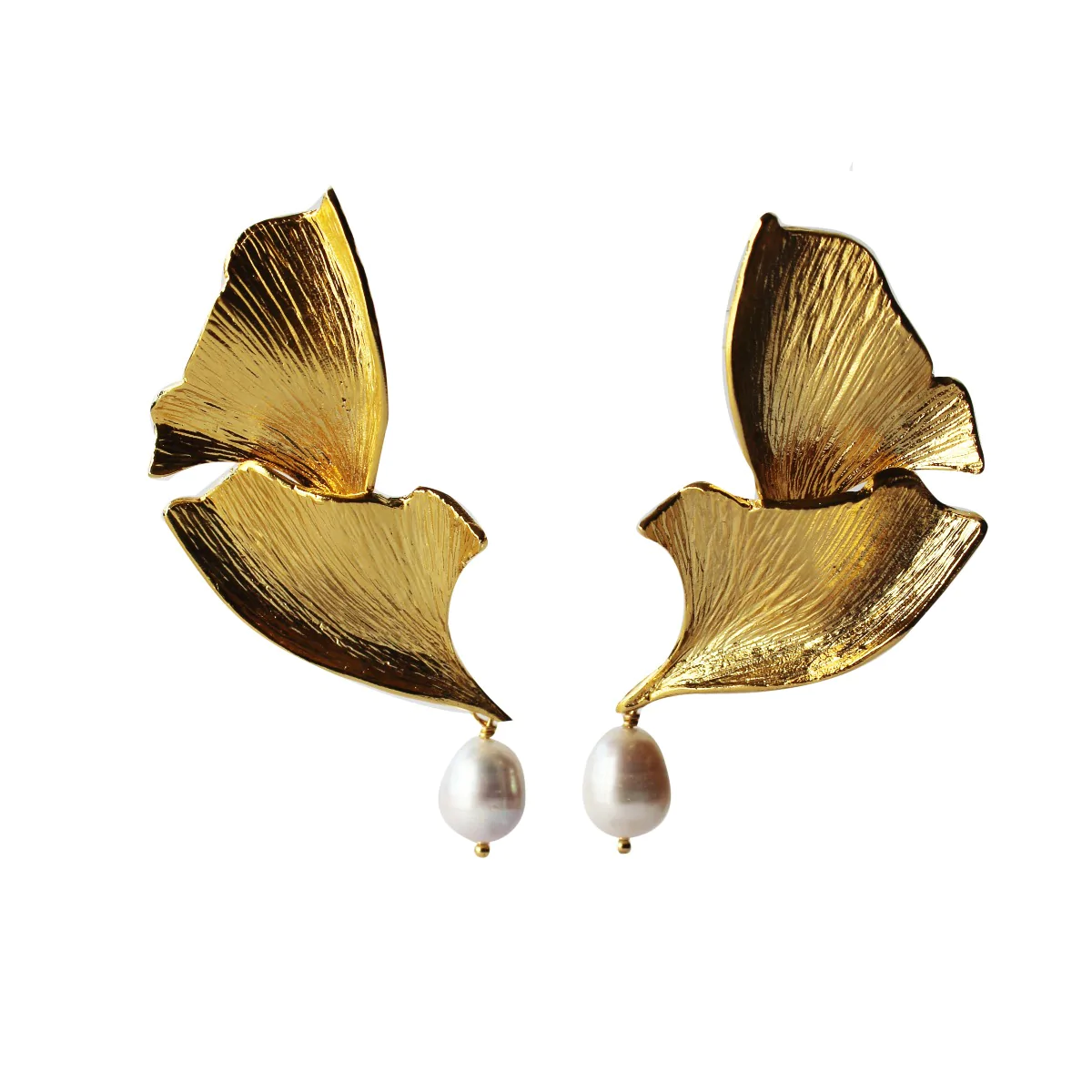 Lynyer: BOTANICA PEARL DROP EARRINGS